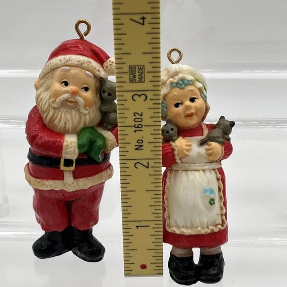 Vintage 1981 Hallmark Keepsake Mr. & Mrs. Claus Ornaments w/ Box – Holding Kitte - Picture 5 of 8